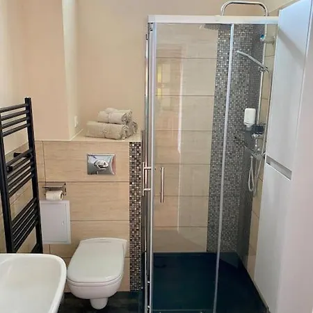 Διαμέρισμα 2-zimmer Zentral In Ferdinandshof, Wlan Modern *