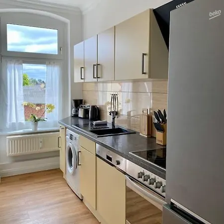 2-zimmer Zentral In Ferdinandshof, Wlan Modern Διαμέρισμα *