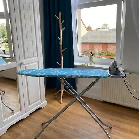 2-zimmer Zentral In Ferdinandshof, Wlan Modern Διαμέρισμα