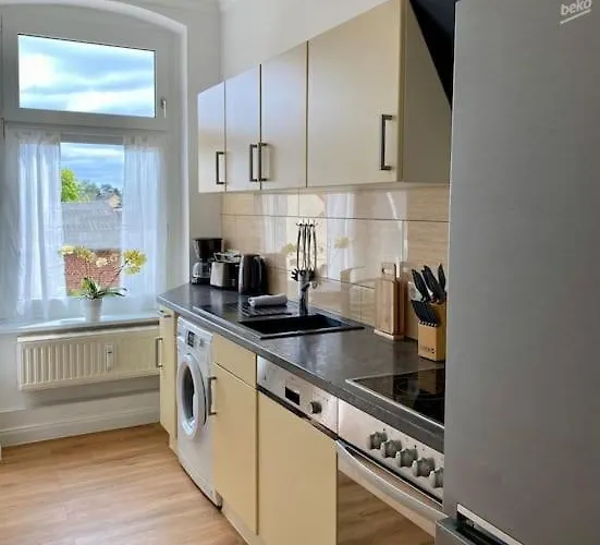 2-zimmer Zentral In Ferdinandshof, Wlan Modern Apartamento *