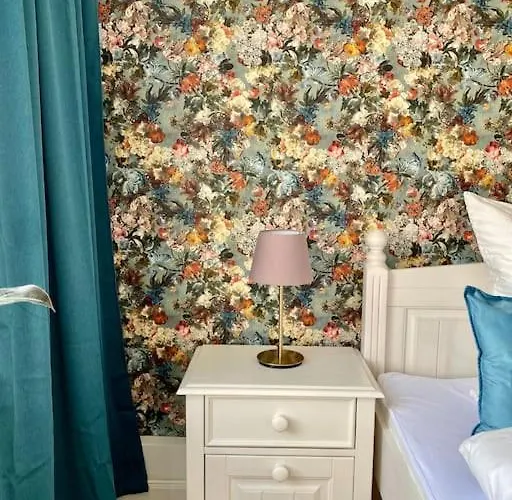 Apartamento 2-zimmer Zentral In Ferdinandshof, Wlan Modern *