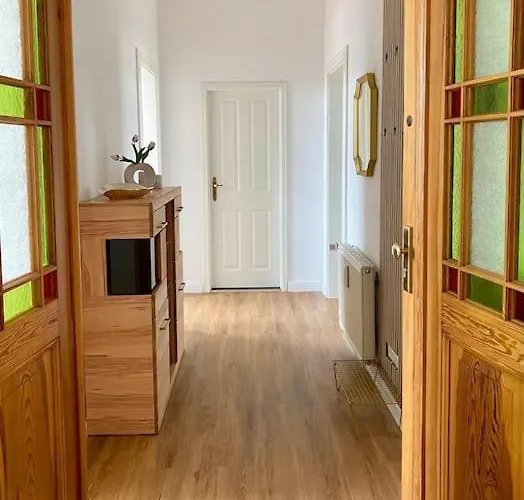 2-zimmer Zentral In Ferdinandshof, Wlan Modern Lägenhet *